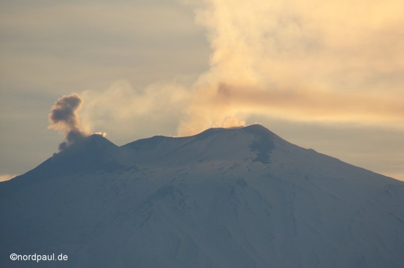 Etna dampft Etna dampft